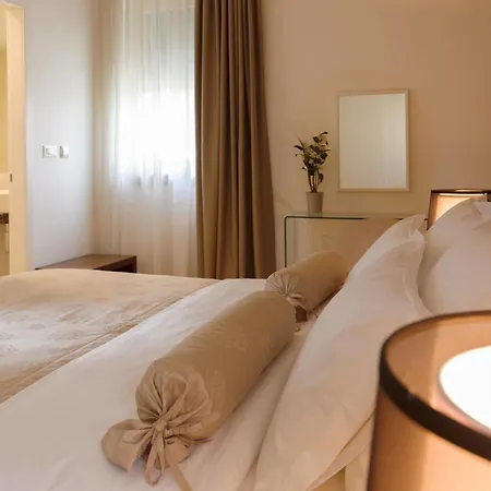 Aparthotel By Vestibul Palace 4*