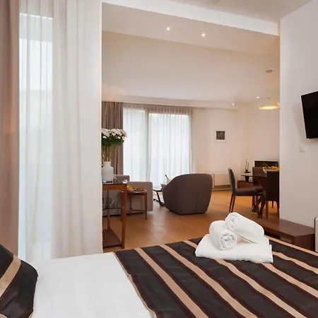Aparthotel By Vestibul Palace 4*