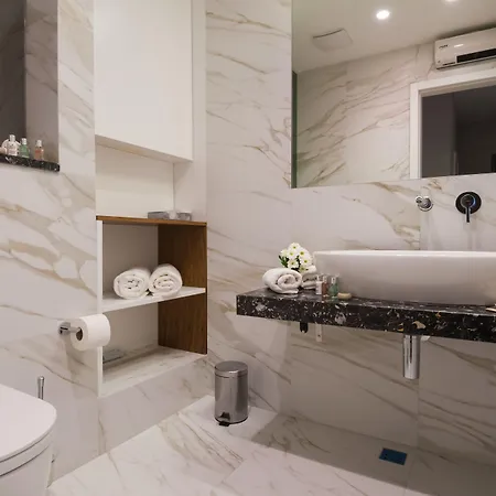 By Vestibul Palace 4*