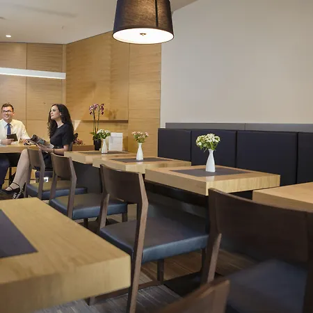 维斯特碧尔宫住宅酒店 公寓式酒店 4*
