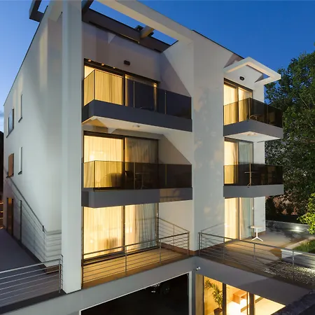 By Vestibul Palace Aparthotel Split