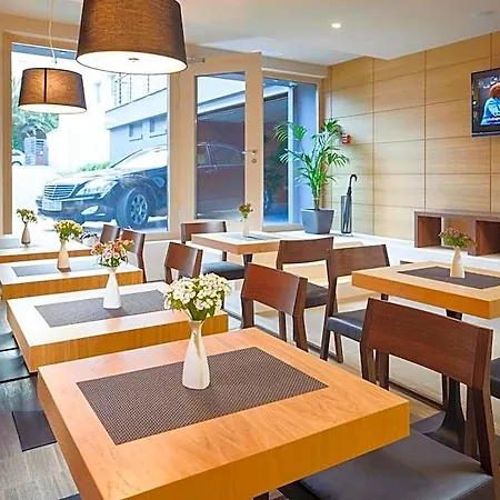 维斯特碧尔宫住宅酒店 公寓式酒店 4*