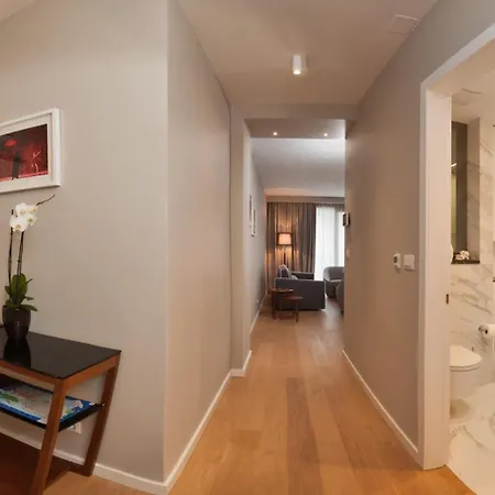 By Vestibul Palace Aparthotel 4*