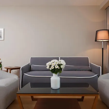 By Vestibul Palace Hotel apartamentowy 4*