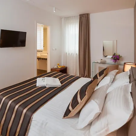 Aparthotel By Vestibul Palace 4*