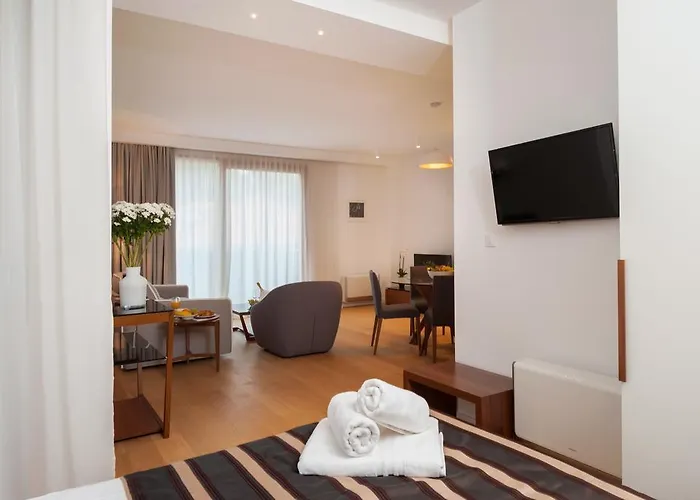 By Vestibul Palace 4*